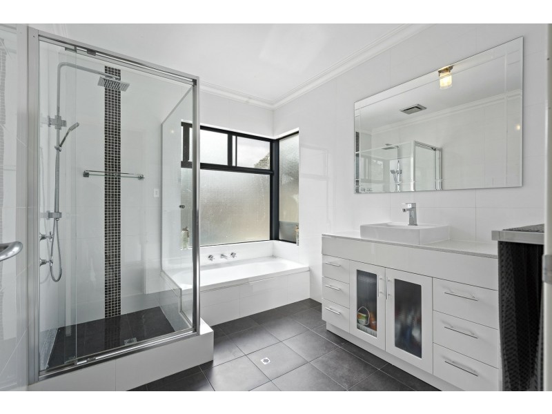 42 Ashridge Turn, Canning Vale WA 6155