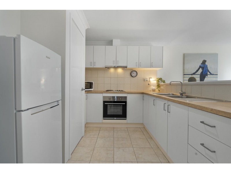 2/13 Muriel Street, Gosnells WA 6110