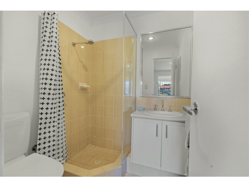 2/13 Muriel Street, Gosnells WA 6110