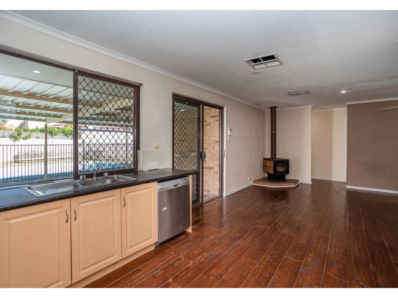 27 Prescott Drive, Gosnells WA 6110