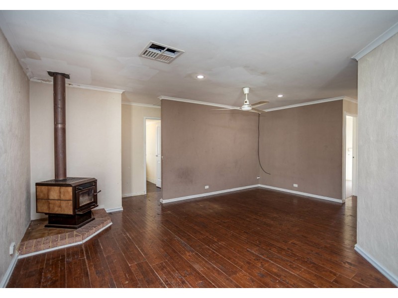 27 Prescott Drive, Gosnells WA 6110