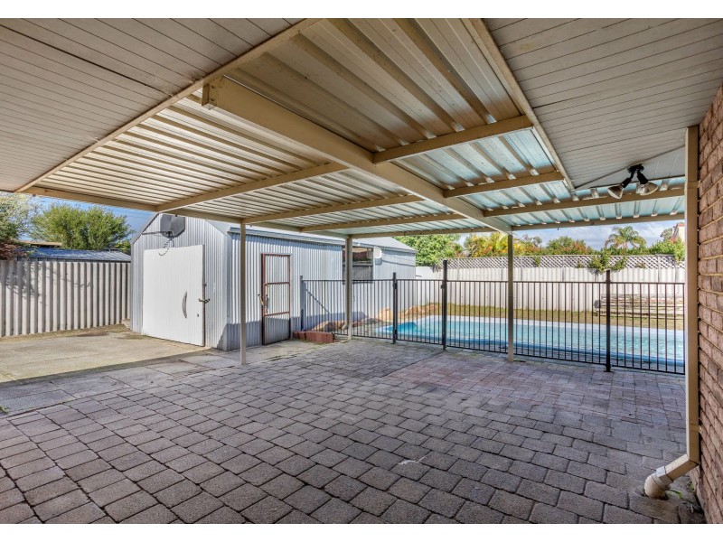 27 Prescott Drive, Gosnells WA 6110
