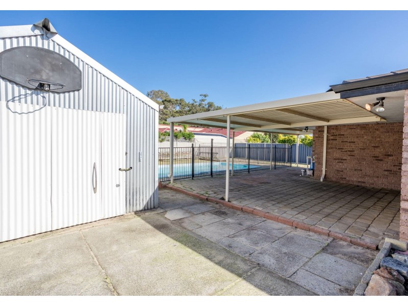 27 Prescott Drive, Gosnells WA 6110
