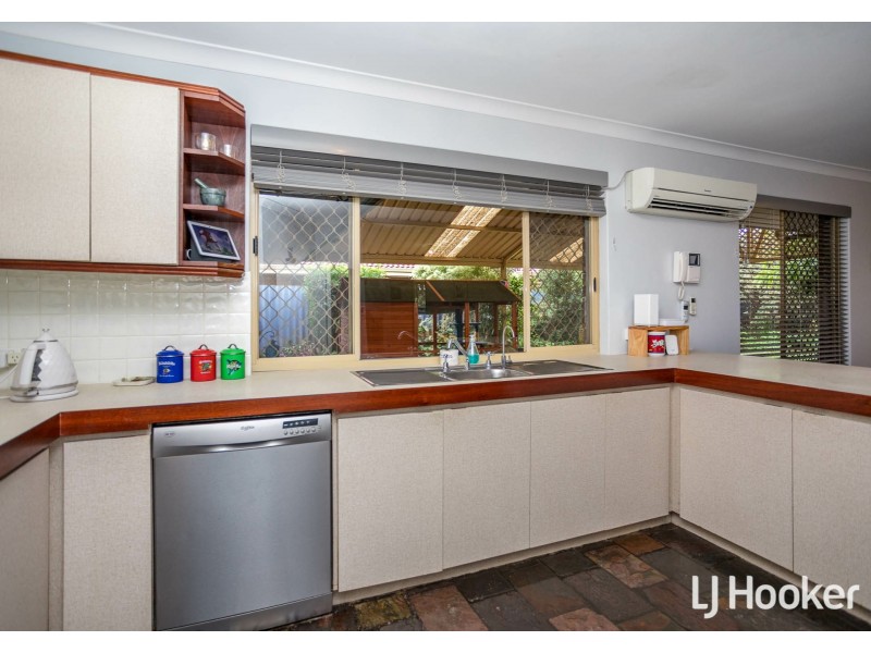 8 Hannan Place, Huntingdale WA 6110