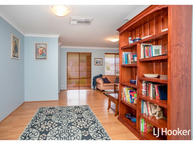 8 Hannan Place, Huntingdale WA 6110