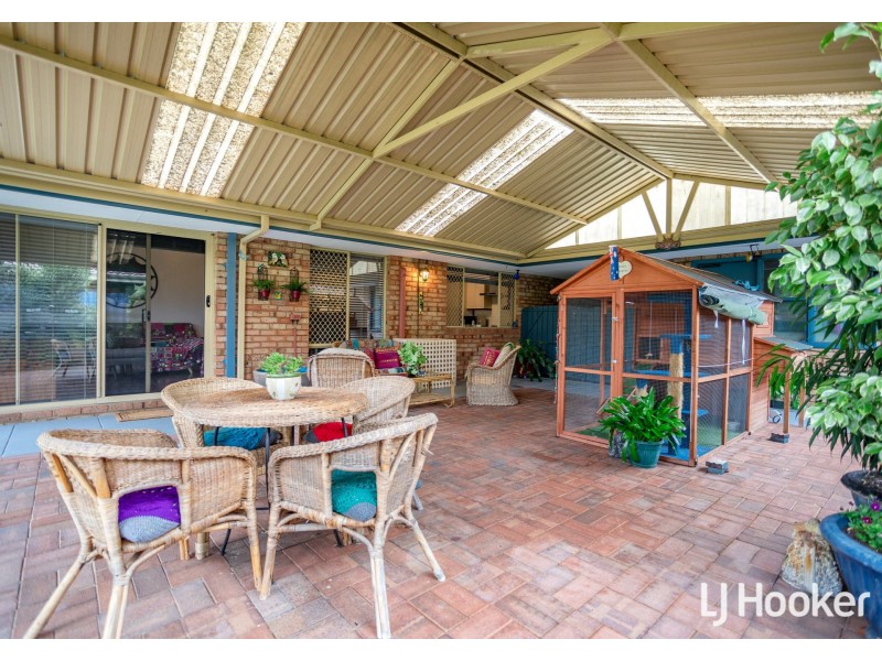 8 Hannan Place, Huntingdale WA 6110