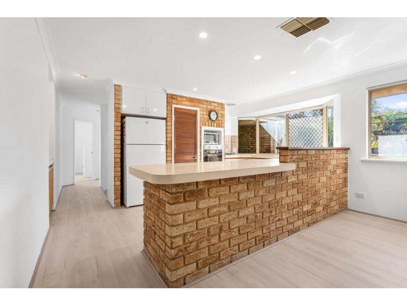 42 Explorer Drive, Thornlie WA 6108