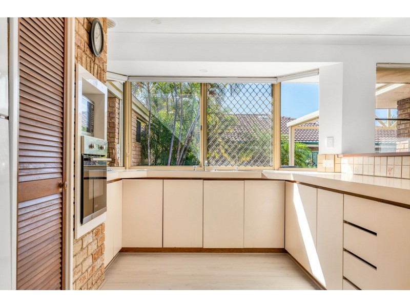 42 Explorer Drive, Thornlie WA 6108