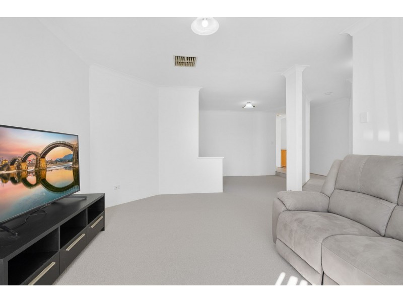 42 Explorer Drive, Thornlie WA 6108