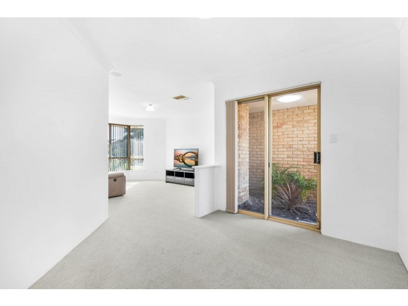 42 Explorer Drive, Thornlie WA 6108