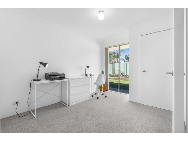 42 Explorer Drive, Thornlie WA 6108