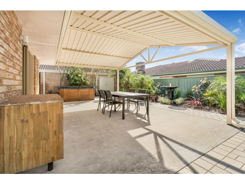 42 Explorer Drive, Thornlie WA 6108