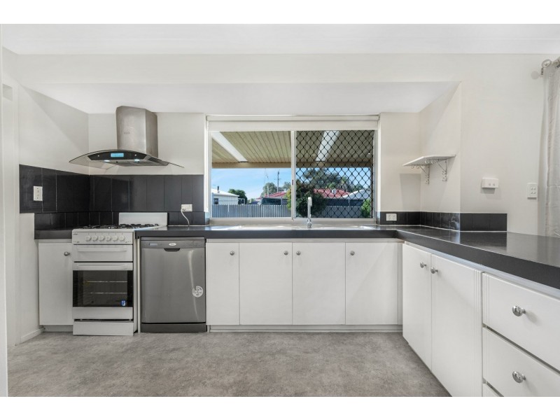 418 Spencer Road, Thornlie WA 6108