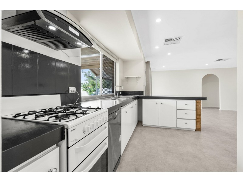 418 Spencer Road, Thornlie WA 6108