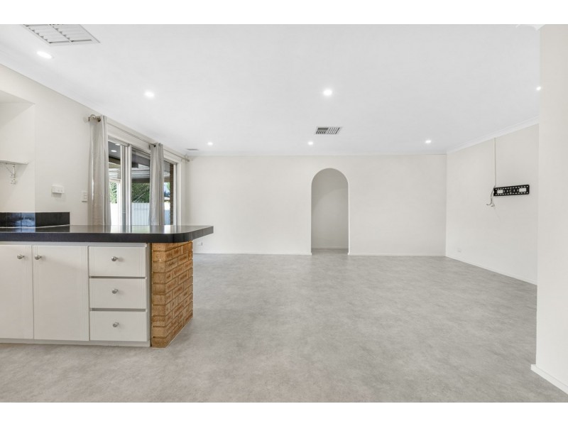 418 Spencer Road, Thornlie WA 6108