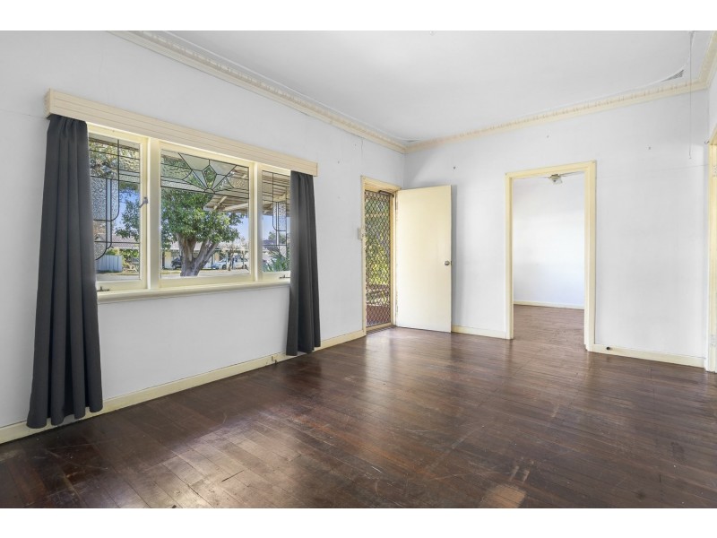 104 Wheatley Street, Gosnells WA 6110