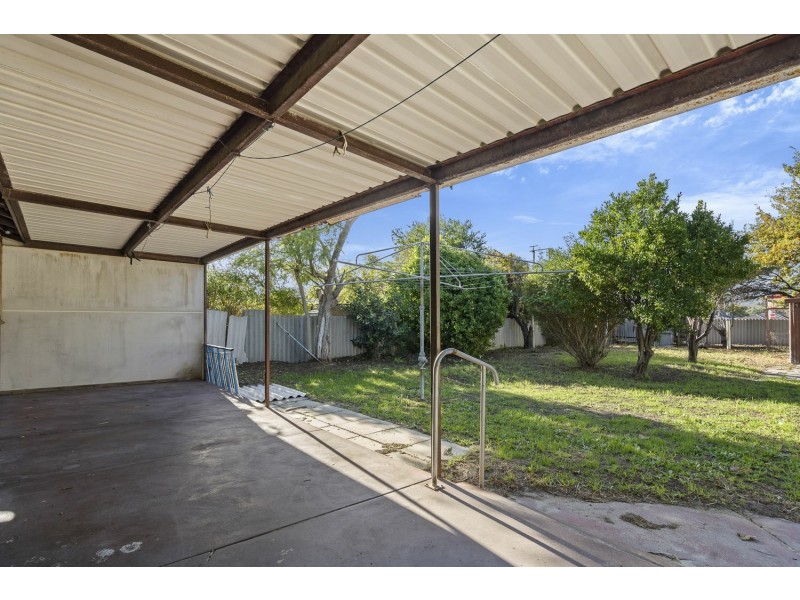 104 Wheatley Street, Gosnells WA 6110
