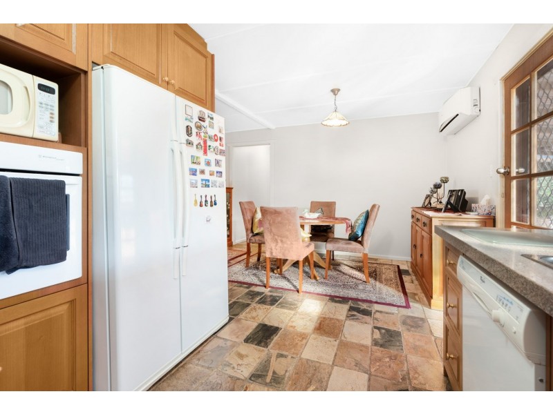 18 Taronga Drive, Kelmscott WA 6111