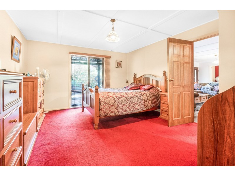 18 Taronga Drive, Kelmscott WA 6111