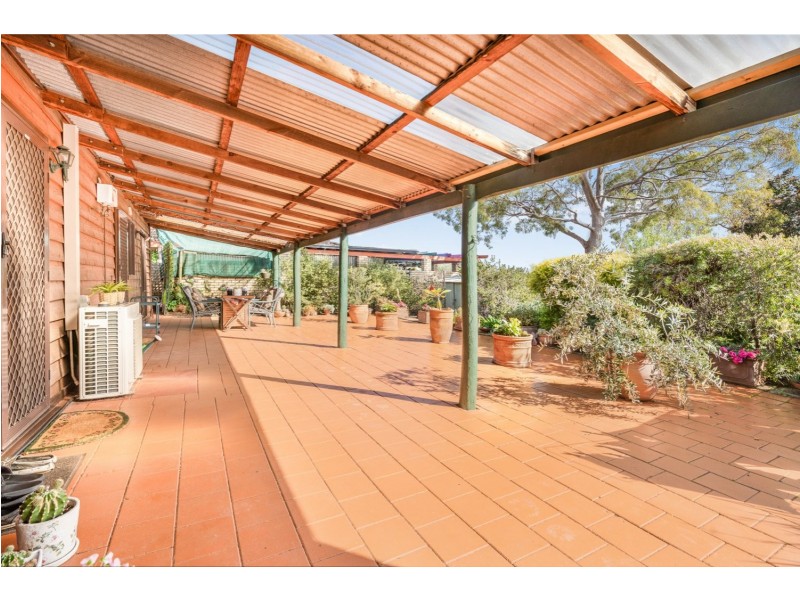18 Taronga Drive, Kelmscott WA 6111