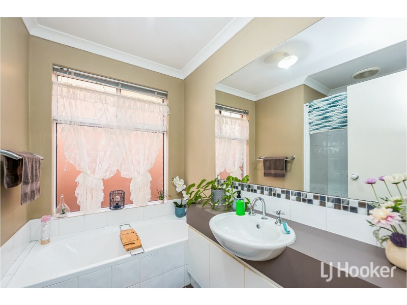 2/20 Dixie Road, Kelmscott WA 6111