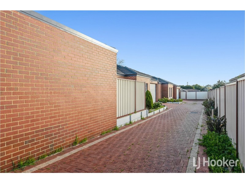 2/20 Dixie Road, Kelmscott WA 6111