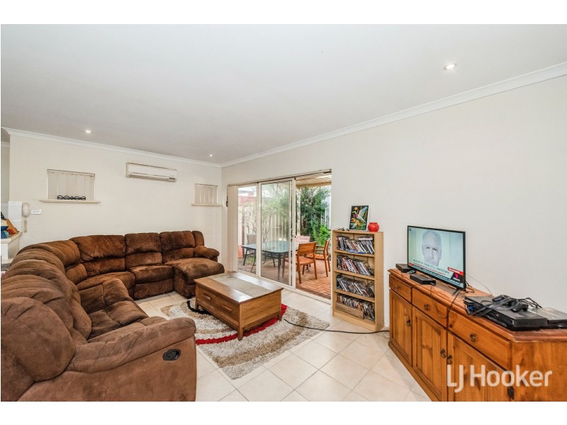 2/74 Dorothy Street, Gosnells WA 6110