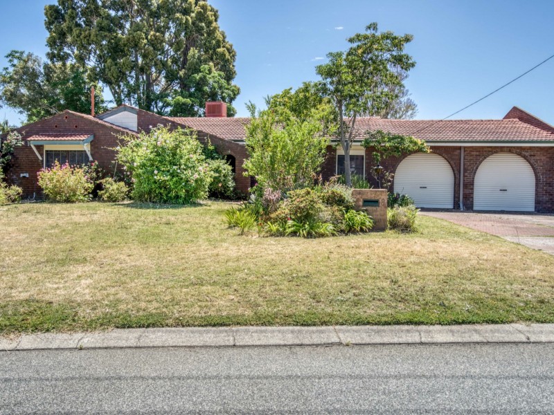 8 Jacobsen Way, Thornlie WA 6108