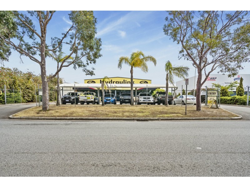 27 Canvale Road, Canning Vale WA 6155