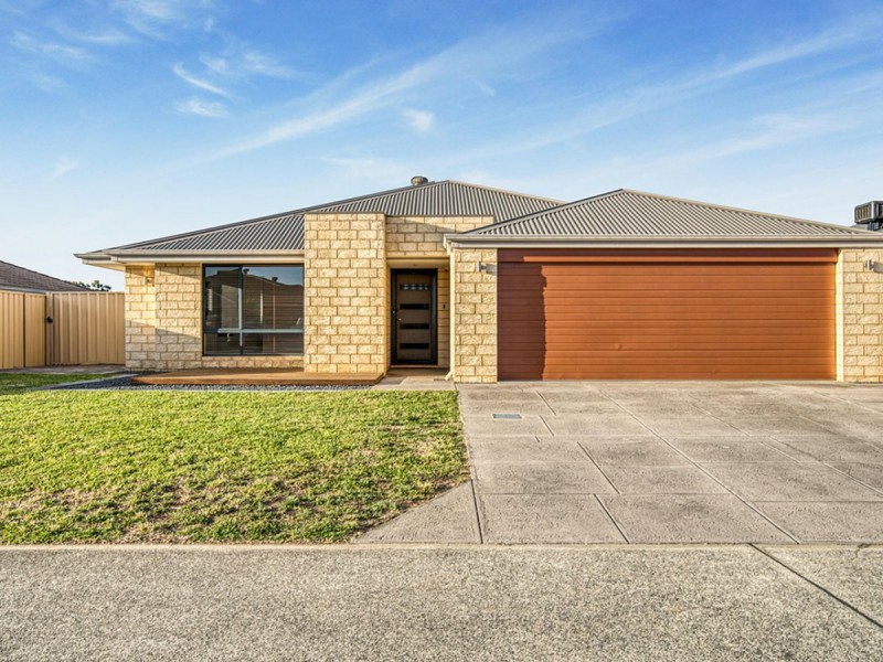 15 Darkin Drive, Gosnells WA 6110