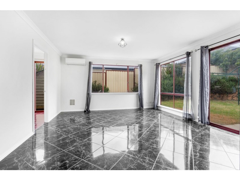 99 Blanchard Road, Swan View WA 6056