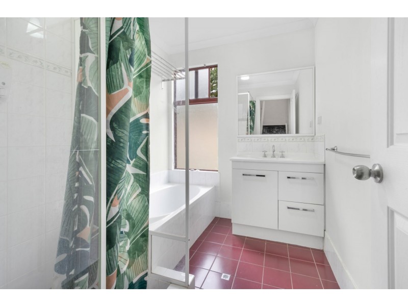 99 Blanchard Road, Swan View WA 6056