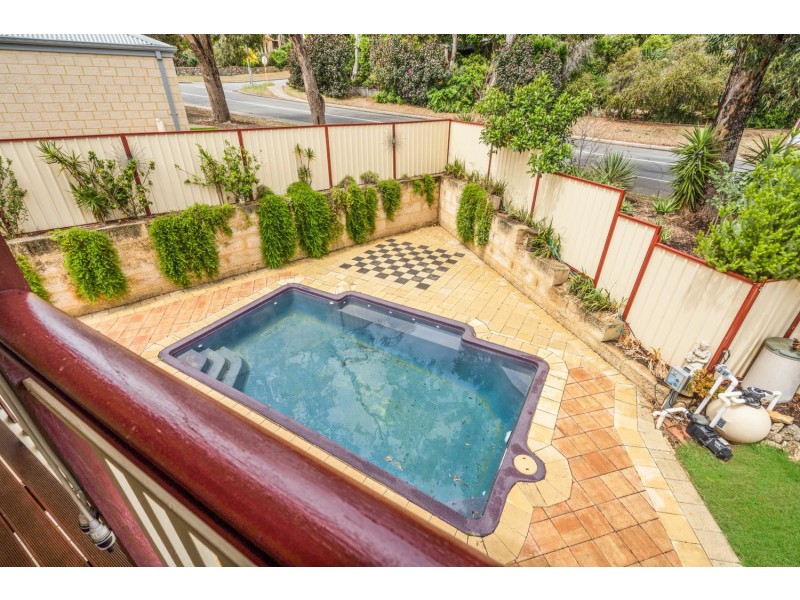 99 Blanchard Road, Swan View WA 6056
