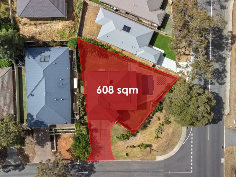 99 Blanchard Road, Swan View WA 6056