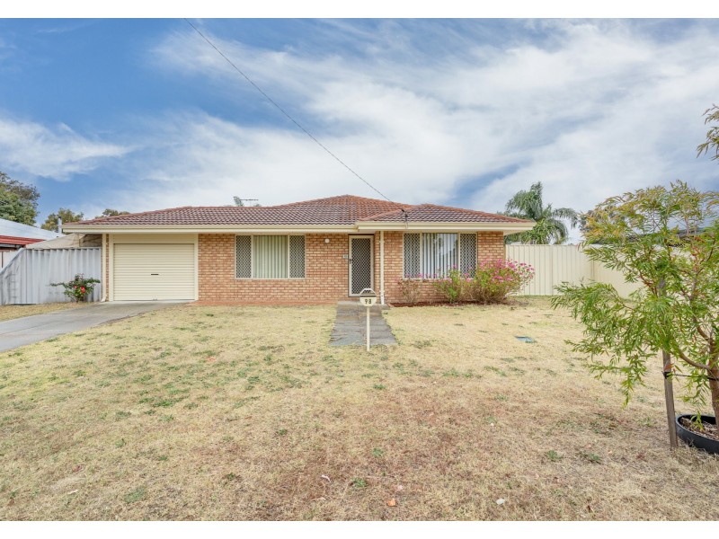 98 Gillam Drive, Seville Grove WA 6112