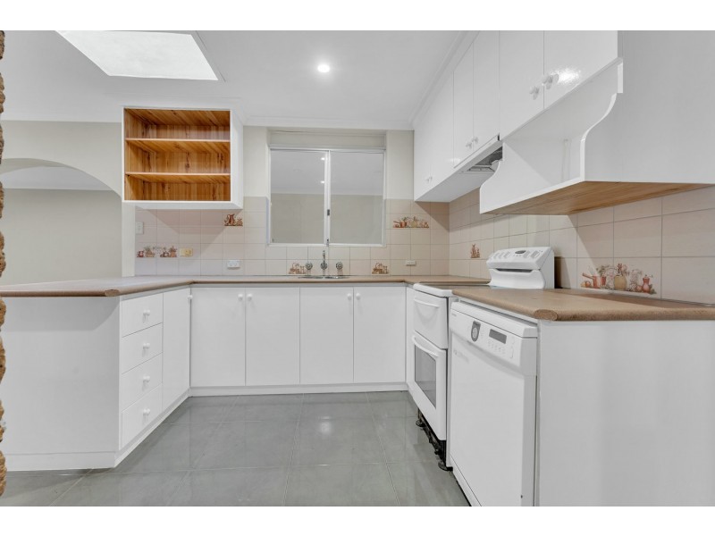7 Delamere Way, Camillo WA 6111