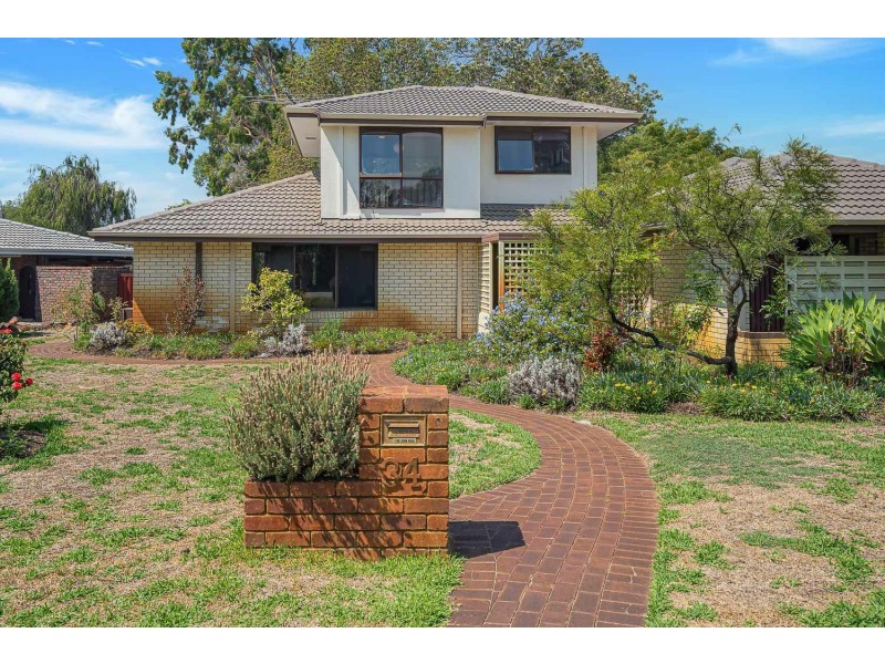 34 Grenadier Drive, Thornlie WA 6108