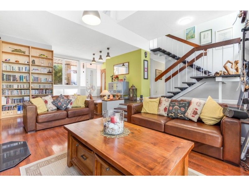 10 Camborne Way, Thornlie WA 6108
