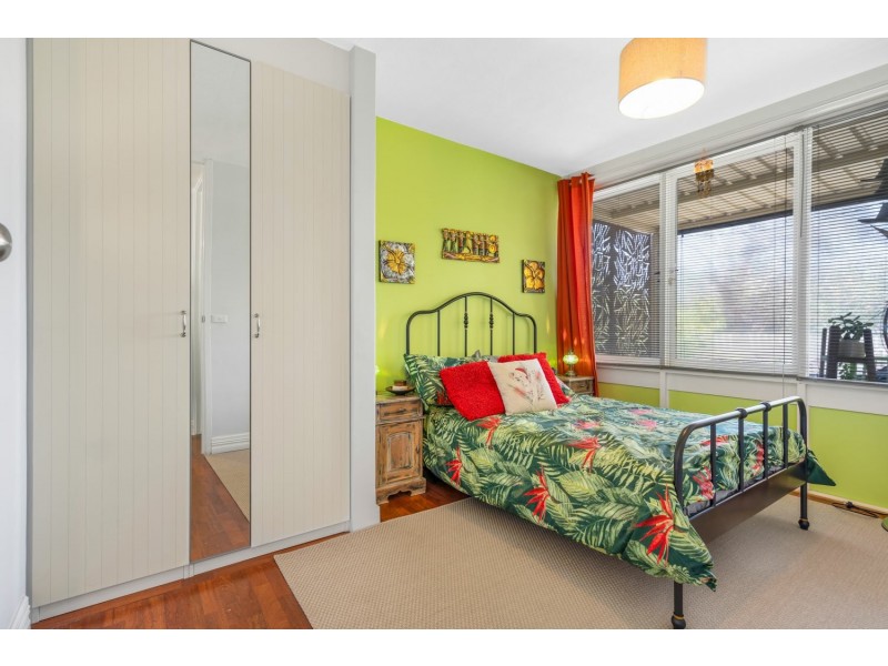 10 Camborne Way, Thornlie WA 6108