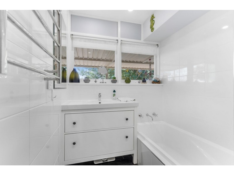 10 Camborne Way, Thornlie WA 6108