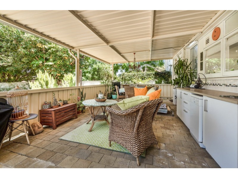 10 Camborne Way, Thornlie WA 6108