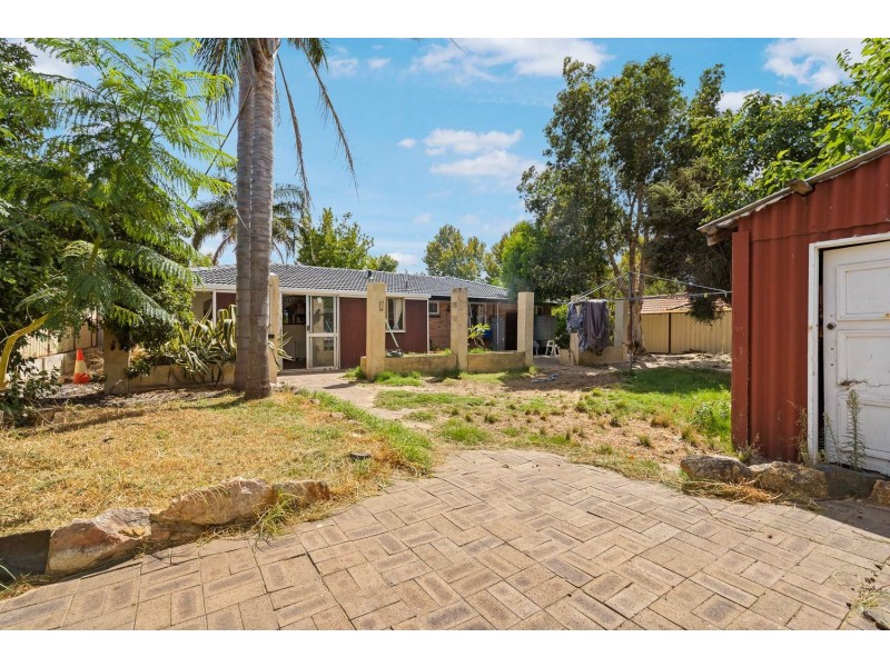 24 Fremantle Road, Gosnells WA 6110