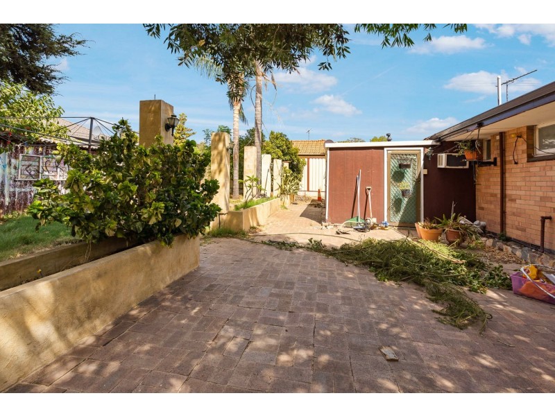 24 Fremantle Road, Gosnells WA 6110