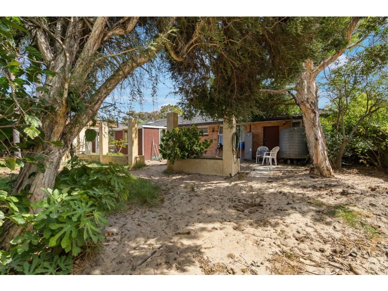 24 Fremantle Road, Gosnells WA 6110