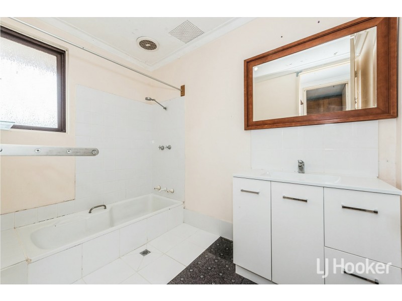 8 Orbit Street, Beckenham WA 6107