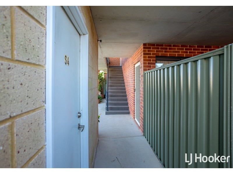 4/55 Wheatley Street, Gosnells WA 6110