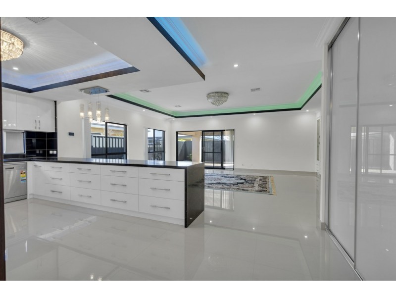 13 Langshan Street, Southern River WA 6110