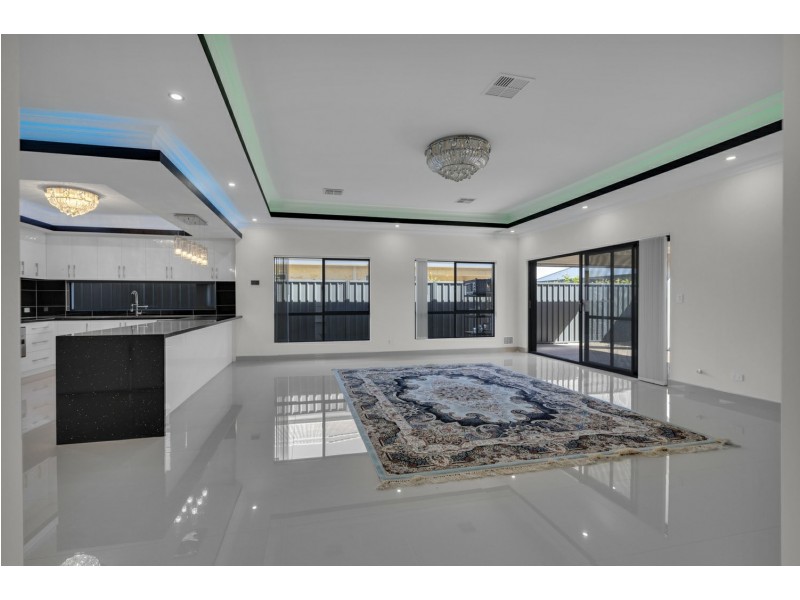 13 Langshan Street, Southern River WA 6110