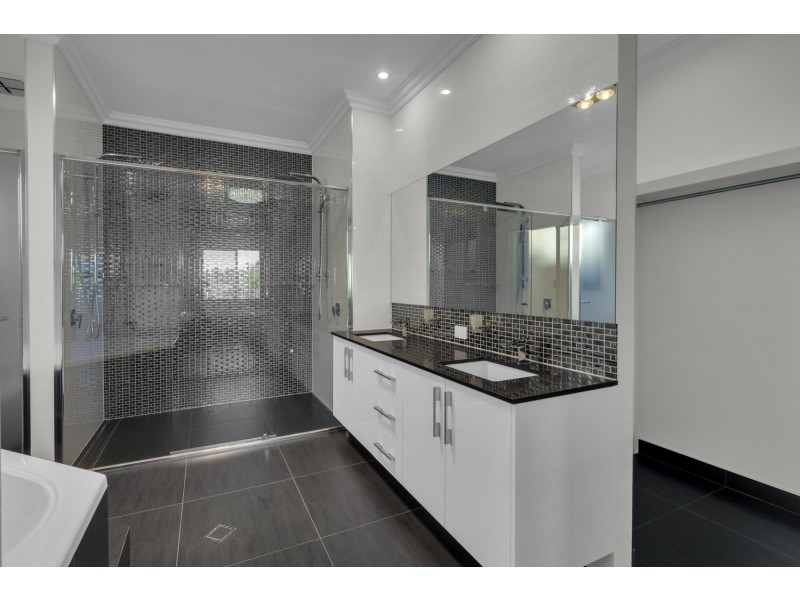 13 Langshan Street, Southern River WA 6110