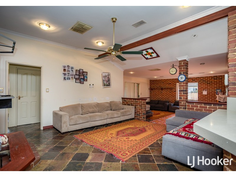 69 Inverness Circle, Camillo WA 6111